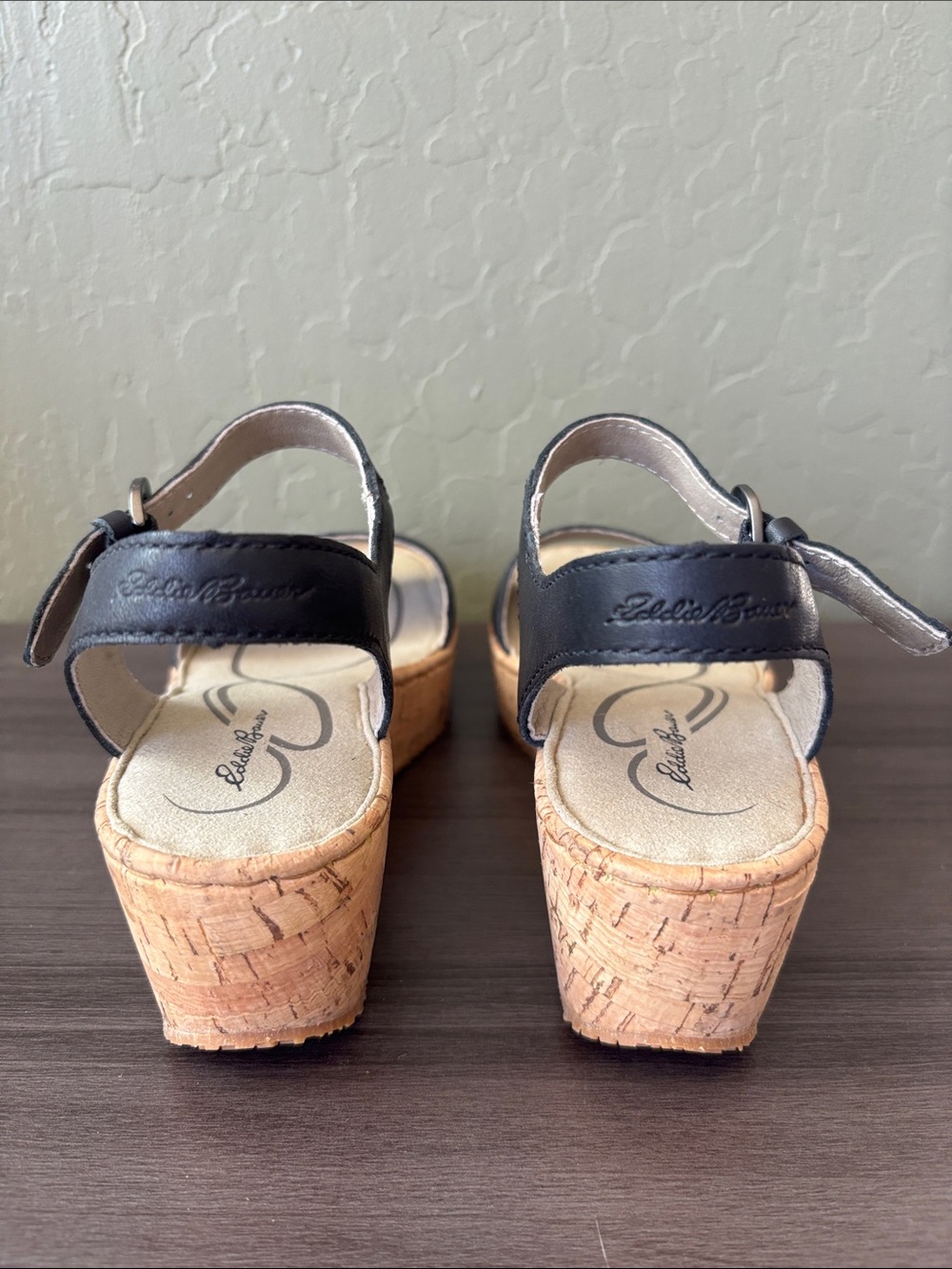Eddie Bauer Kara Cork Wedge Heel Sandals Ankle Strap Black Leather Size 7 - Picture 4 of 9